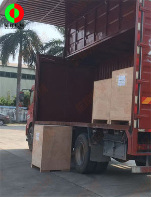 越南客戶訂購的水產加工設備裝車發貨，按期交付！