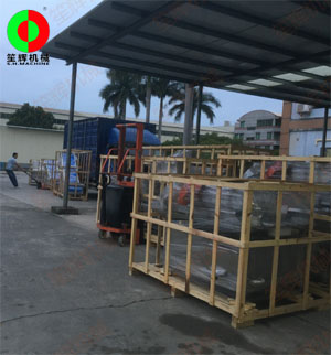 兩批客戶訂購的兩批蔬果加工設備同時裝車發貨！