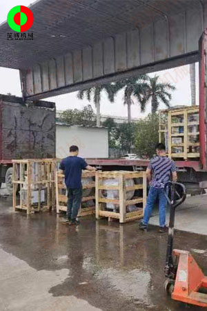 削皮機、切菜機、薯條機等一批蔬果加工設(shè)備發(fā)往海南海口！